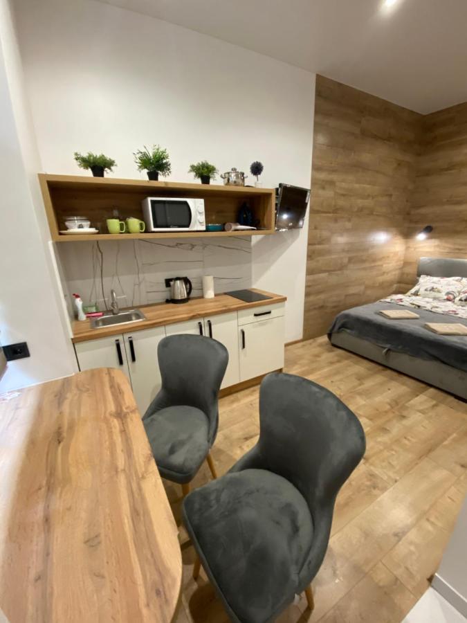 Apartment віп студія по вулиці крехівській 6 біля візового центру на джерельній